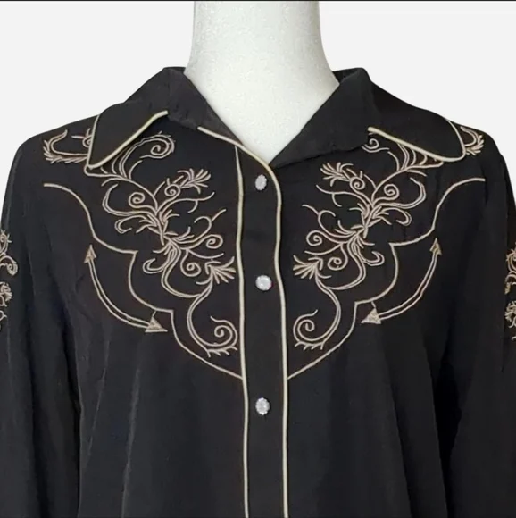 Embroidered Western Rockabilly Shirt Women's Size Medium. - Picture 2 of 7